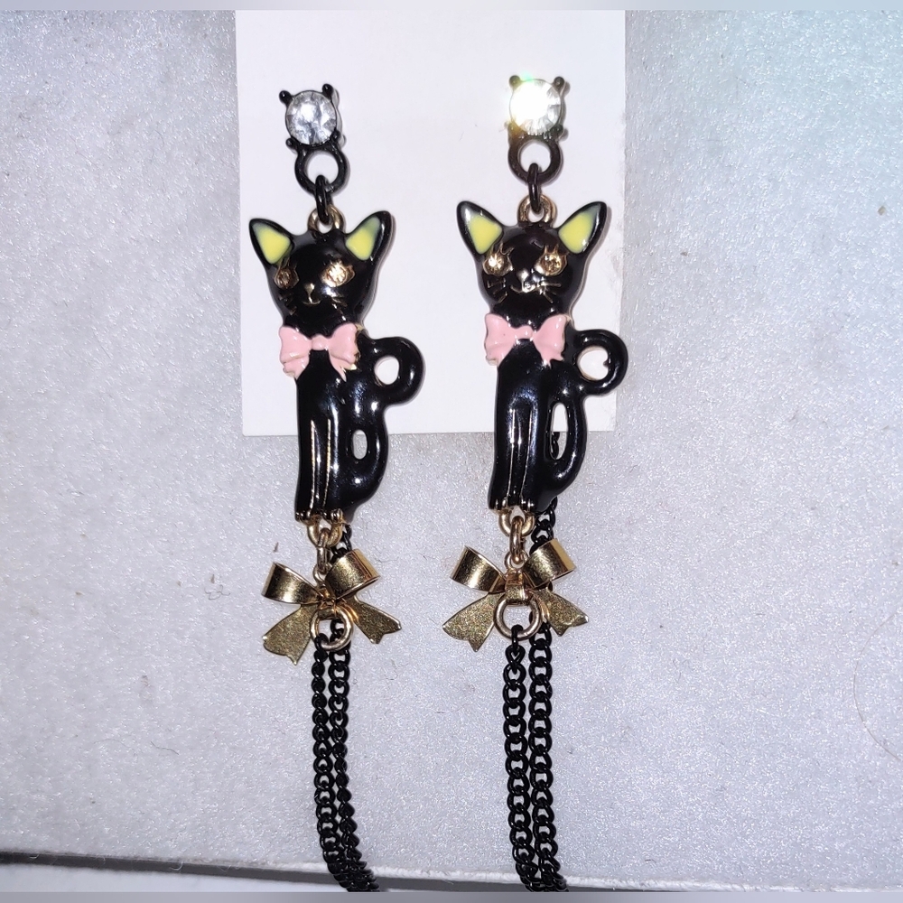 Black Cat Pink Bowtie Dangle Chain Earrings - Picture 10 of 13